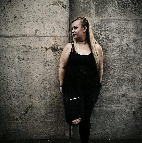 Meet your Posher, Amy - Picture 1 of 1